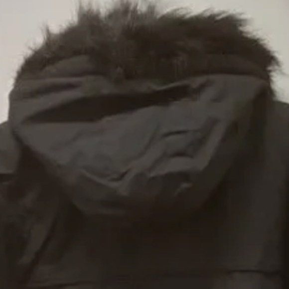 Tudor Court (Size Lg) Black Jacket, detachable faux fur hood & toggle buttons - Picture 8 of 11